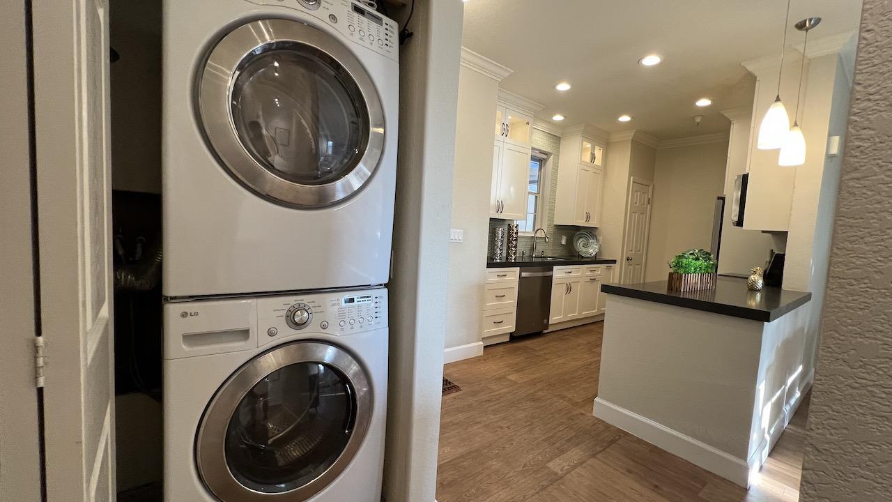 Detail Gallery Image 12 of 15 For 250 Santa Fe Ter #217,  Sunnyvale,  CA 94085 - 3 Beds | 2 Baths