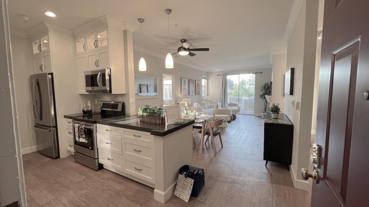 Detail Gallery Image 2 of 15 For 250 Santa Fe Ter #217,  Sunnyvale,  CA 94085 - 3 Beds | 2 Baths
