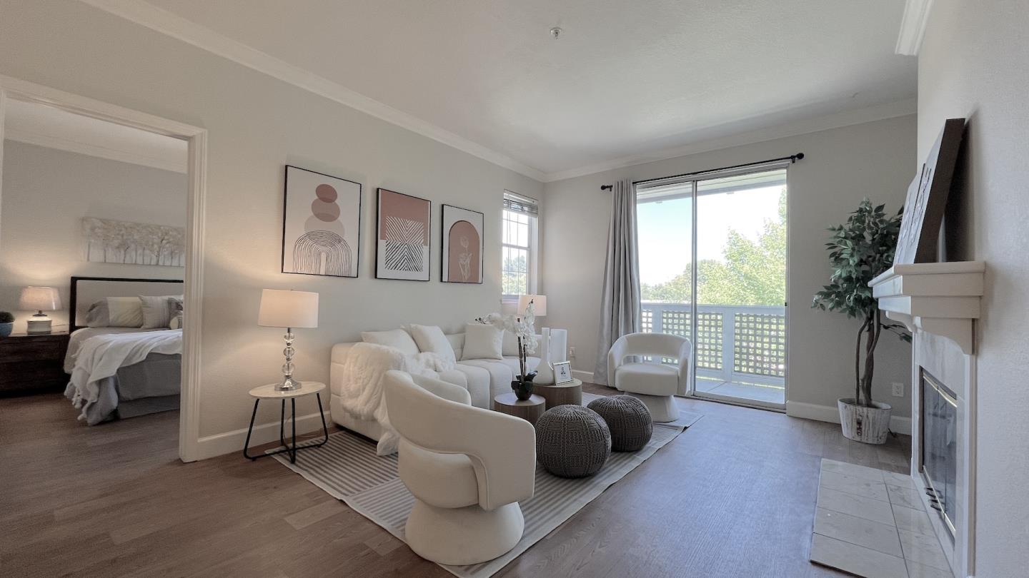Detail Gallery Image 4 of 15 For 250 Santa Fe Ter #217,  Sunnyvale,  CA 94085 - 3 Beds | 2 Baths