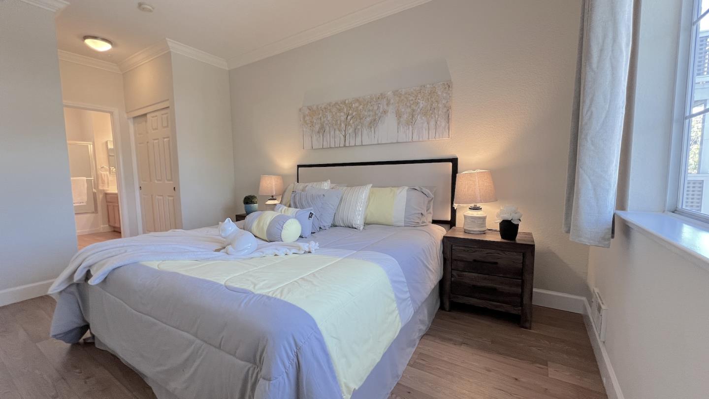 Detail Gallery Image 7 of 15 For 250 Santa Fe Ter #217,  Sunnyvale,  CA 94085 - 3 Beds | 2 Baths