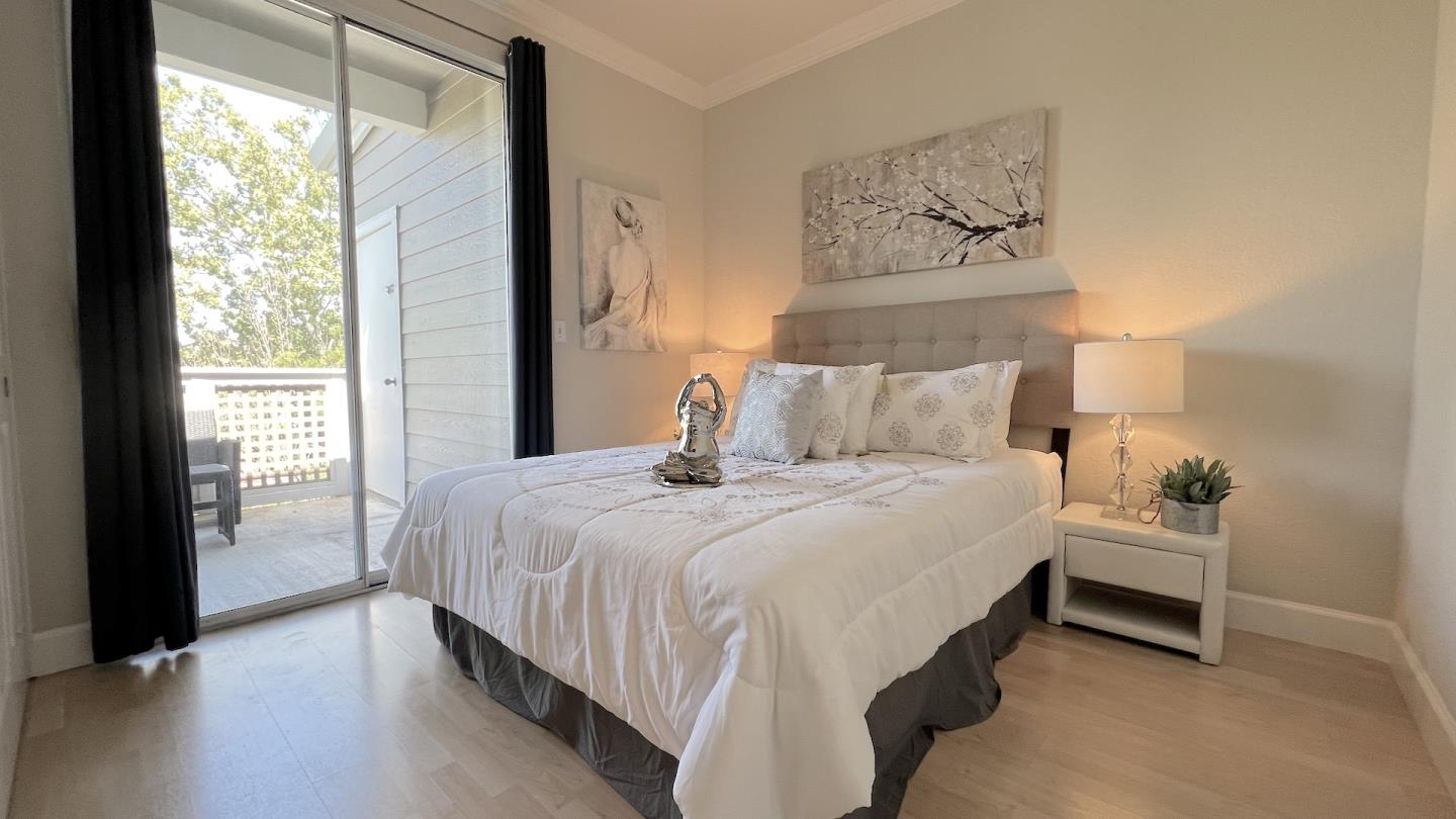 Detail Gallery Image 8 of 15 For 250 Santa Fe Ter #217,  Sunnyvale,  CA 94085 - 3 Beds | 2 Baths
