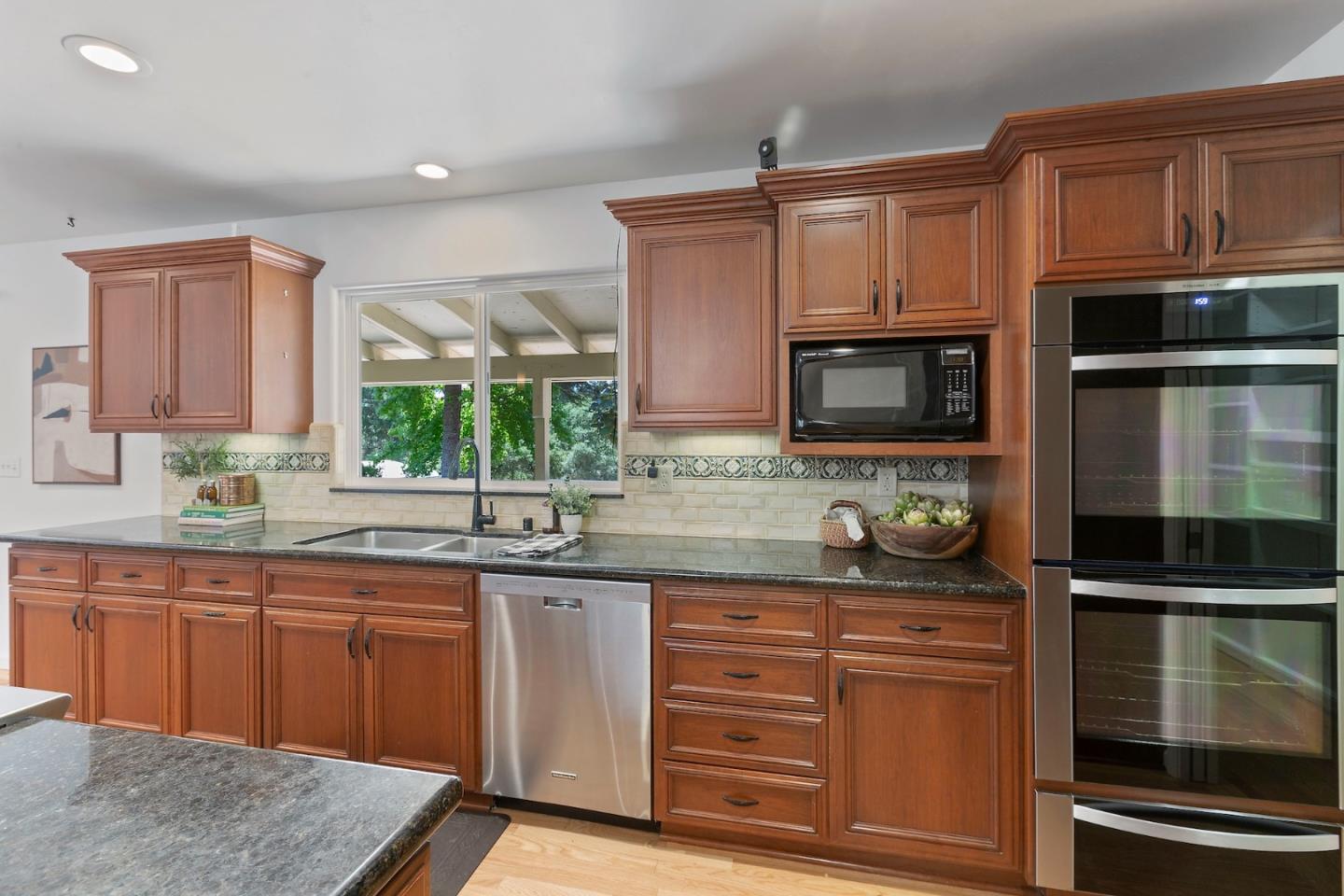 Detail Gallery Image 12 of 96 For 622 Quail Dr, Santa Cruz,  CA 95060 - 3 Beds | 2 Baths
