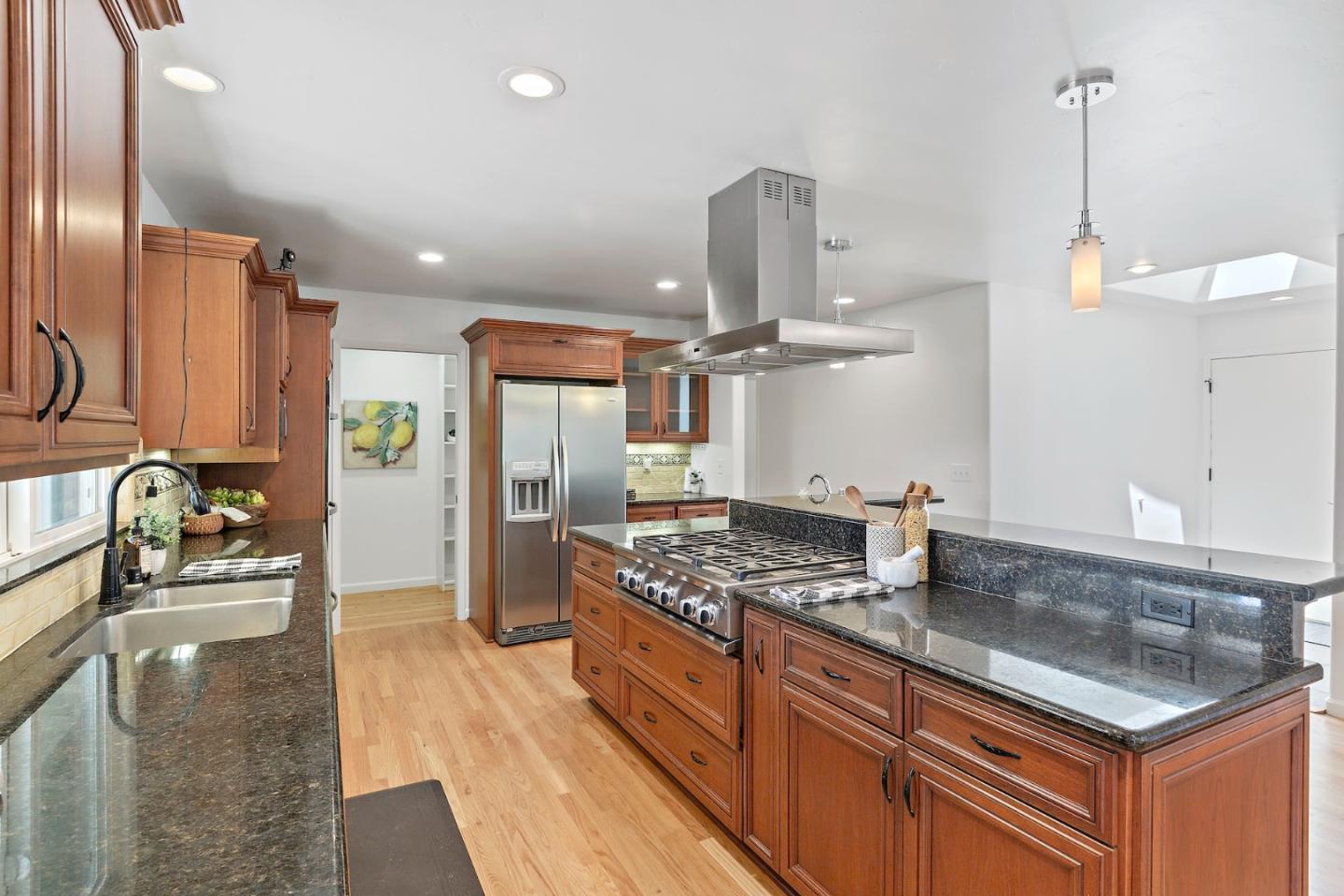 Detail Gallery Image 16 of 96 For 622 Quail Dr, Santa Cruz,  CA 95060 - 3 Beds | 2 Baths