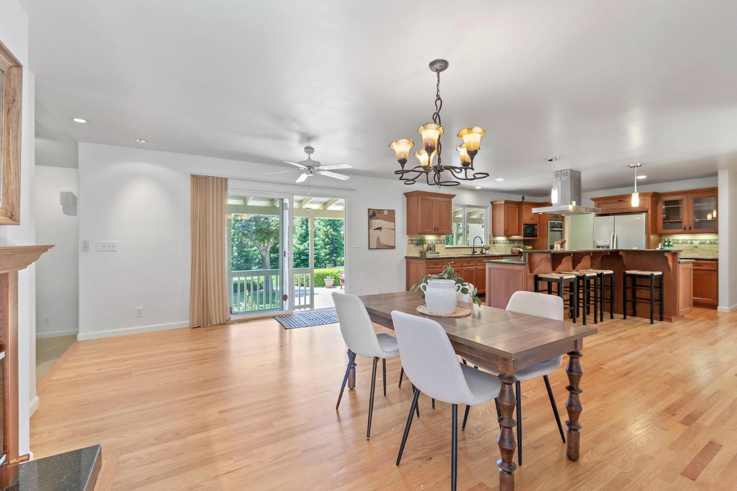 Detail Gallery Image 21 of 96 For 622 Quail Dr, Santa Cruz,  CA 95060 - 3 Beds | 2 Baths