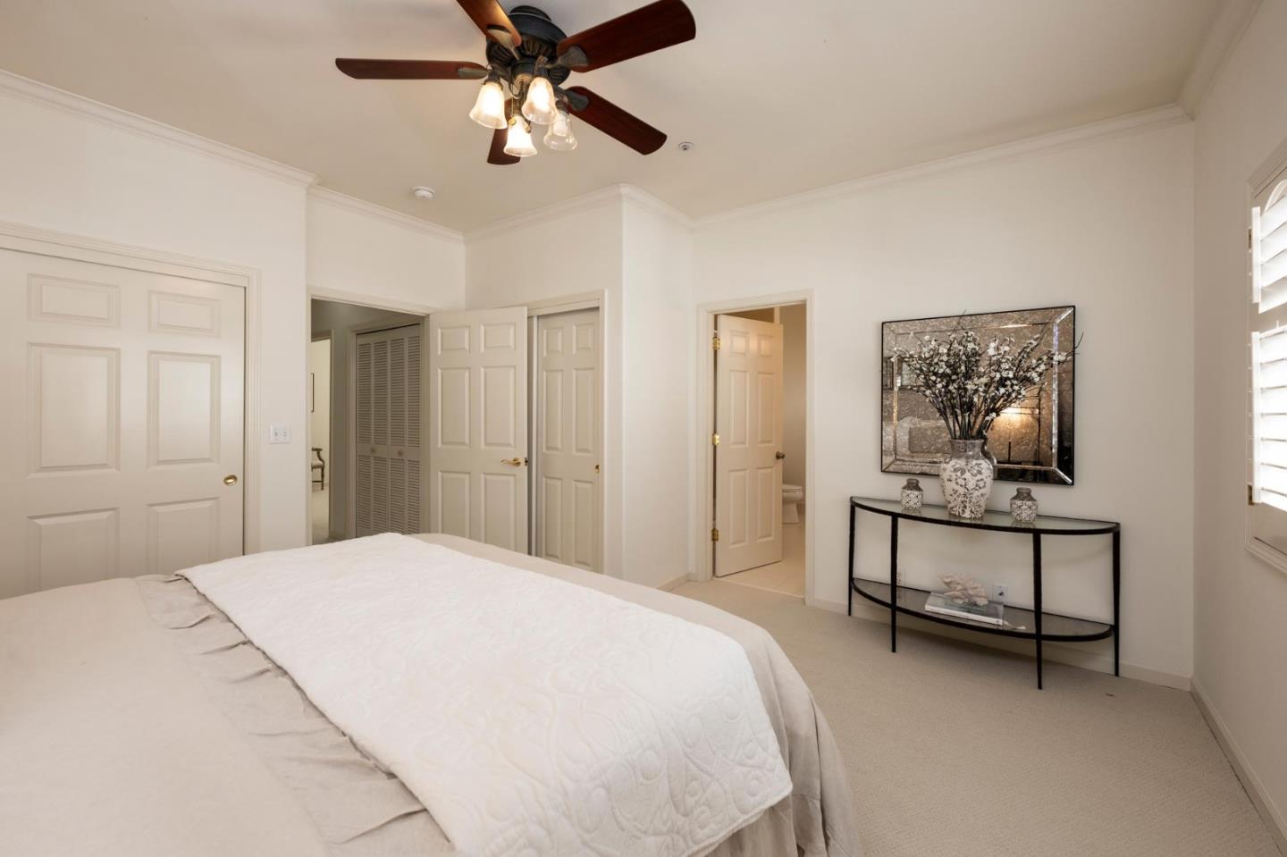 Detail Gallery Image 12 of 19 For 1408 El Camino Real #3,  Burlingame,  CA 94010 - 2 Beds | 2/1 Baths