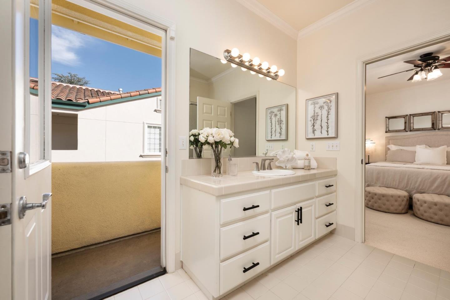 Detail Gallery Image 14 of 19 For 1408 El Camino Real #3,  Burlingame,  CA 94010 - 2 Beds | 2/1 Baths