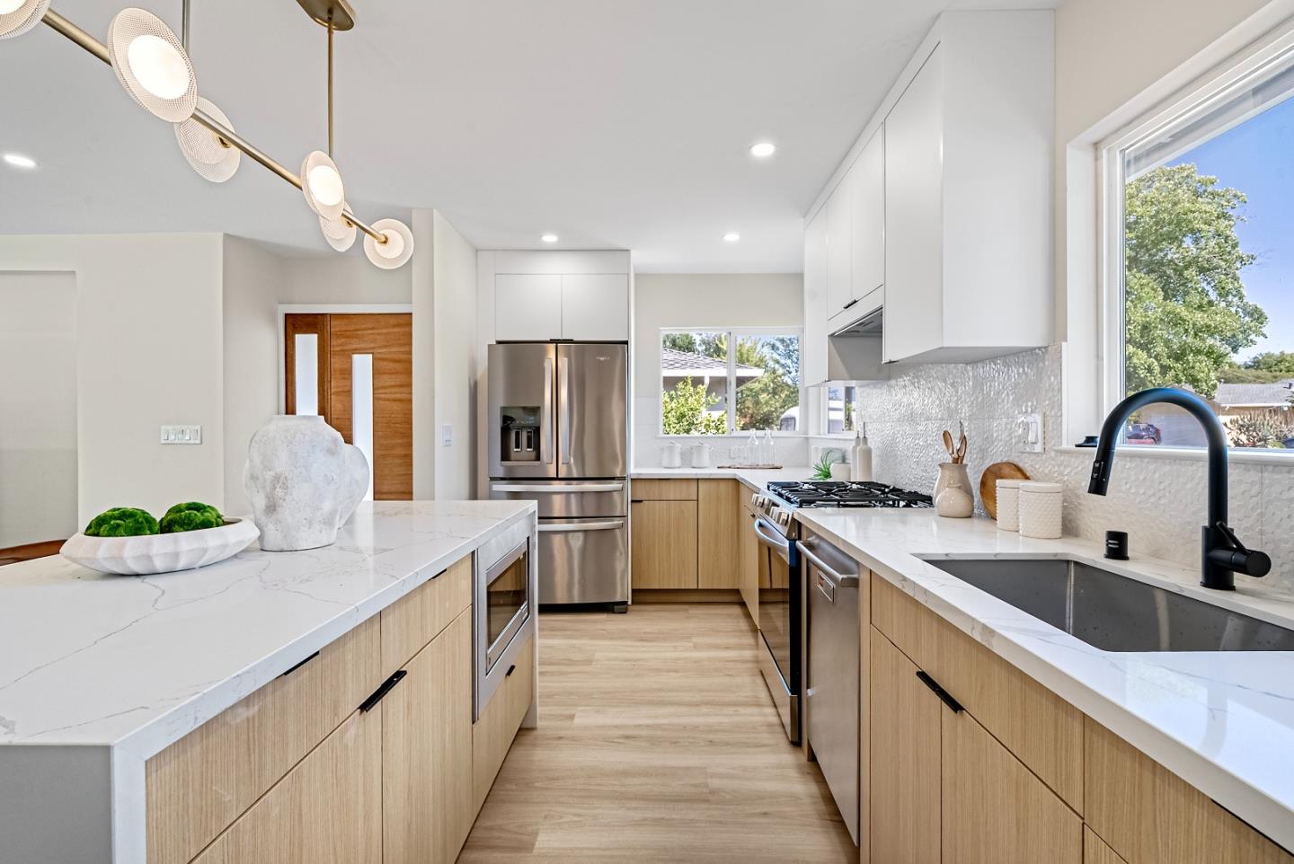 Detail Gallery Image 12 of 55 For 1129 Lexington Dr, Sunnyvale,  CA 94087 - 3 Beds | 2 Baths
