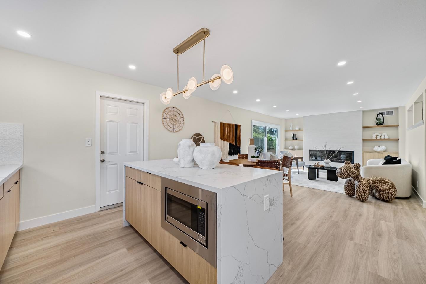 Detail Gallery Image 14 of 55 For 1129 Lexington Dr, Sunnyvale,  CA 94087 - 3 Beds | 2 Baths
