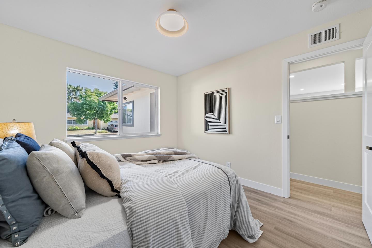 Detail Gallery Image 16 of 55 For 1129 Lexington Dr, Sunnyvale,  CA 94087 - 3 Beds | 2 Baths