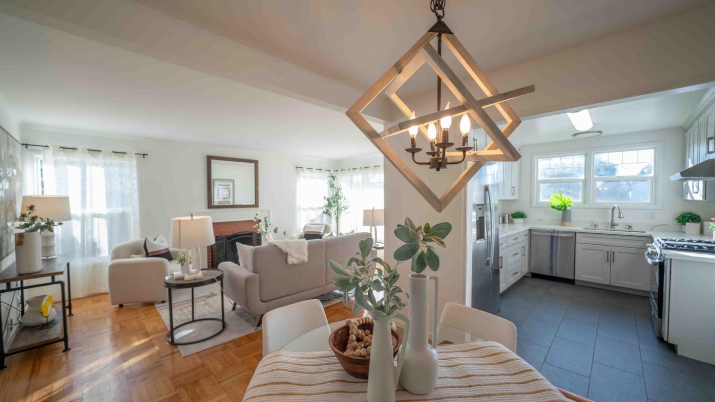 Detail Gallery Image 4 of 15 For 1091 Essex Ave, Sunnyvale,  CA 94089 - 3 Beds | 1 Baths