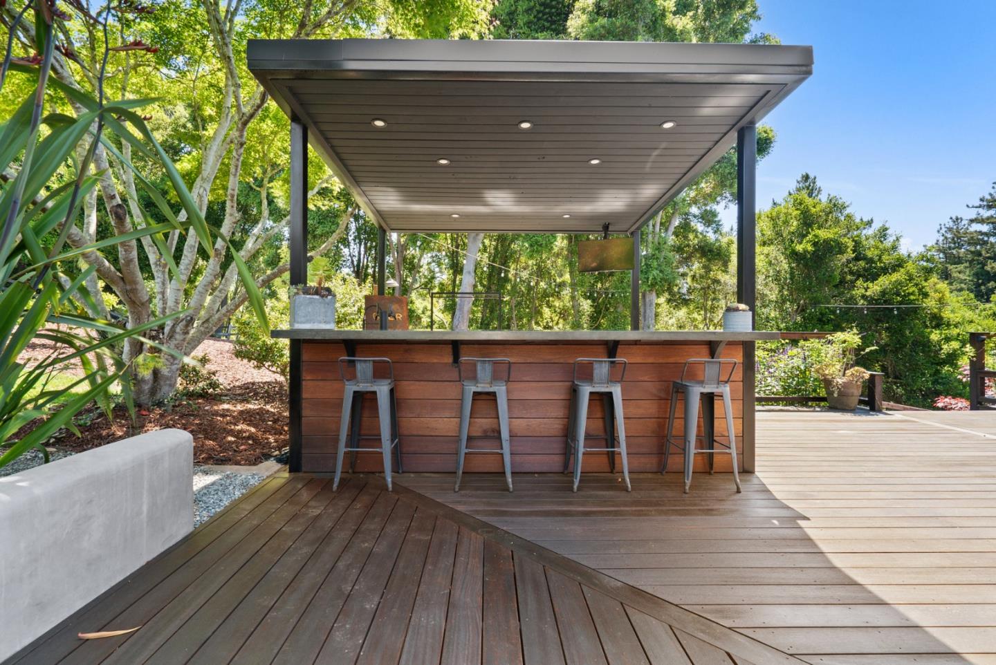 Detail Gallery Image 43 of 86 For 995 Old Farm Ln, Aptos,  CA 95003 - 3 Beds | 3 Baths