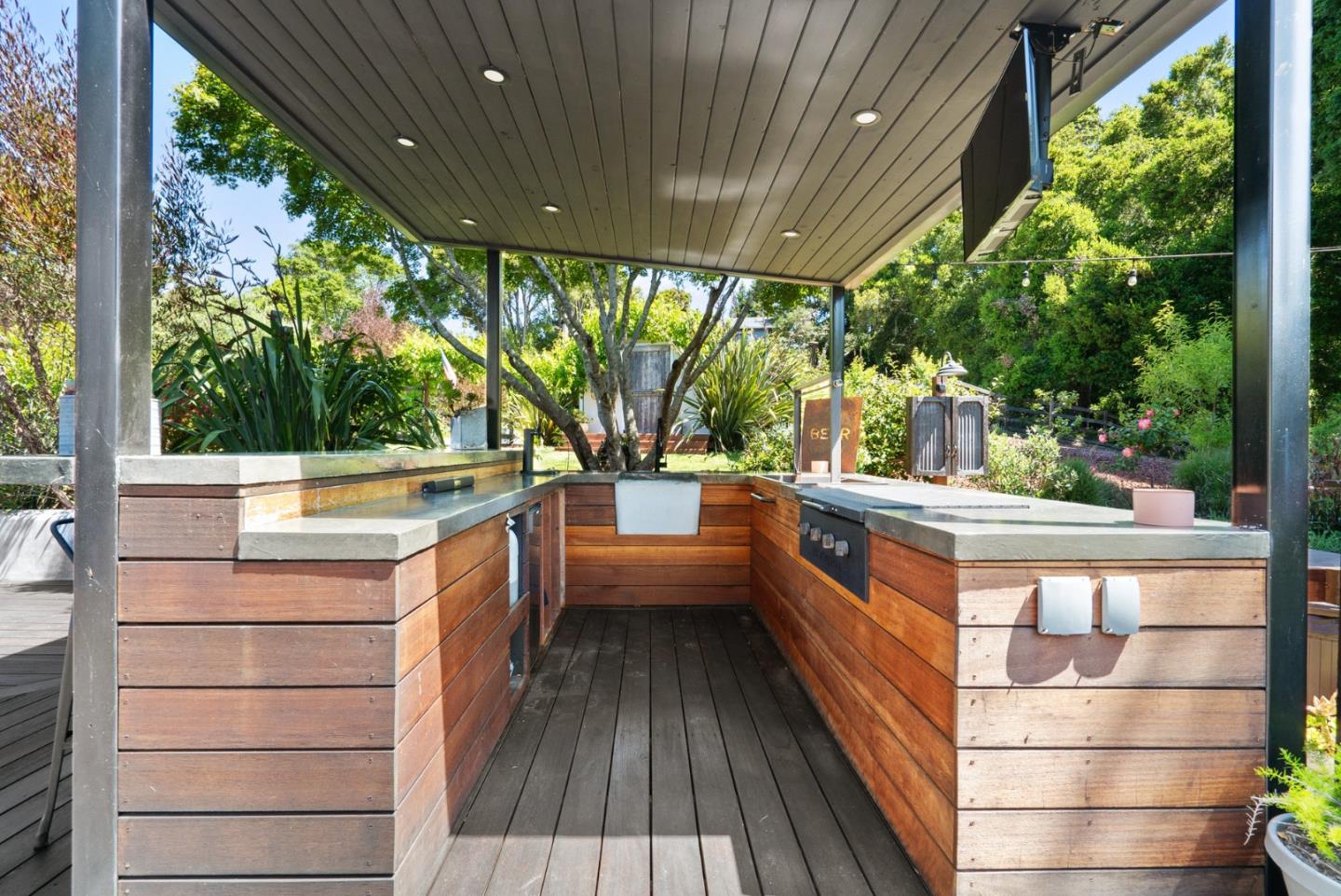Detail Gallery Image 44 of 86 For 995 Old Farm Ln, Aptos,  CA 95003 - 3 Beds | 3 Baths