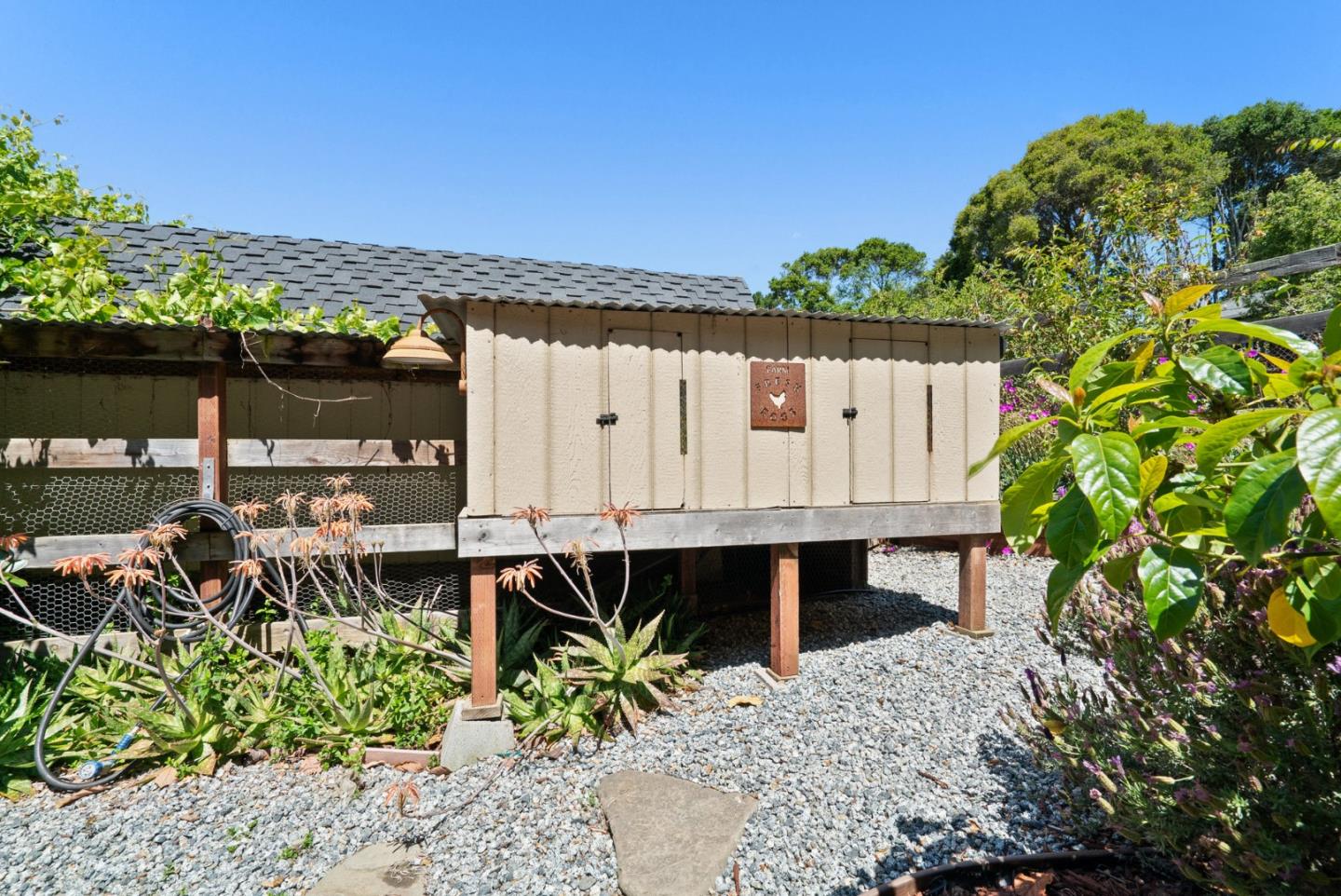 Detail Gallery Image 54 of 86 For 995 Old Farm Ln, Aptos,  CA 95003 - 3 Beds | 3 Baths