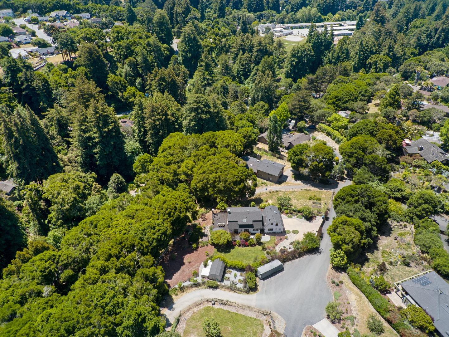 Detail Gallery Image 67 of 86 For 995 Old Farm Ln, Aptos,  CA 95003 - 3 Beds | 3 Baths