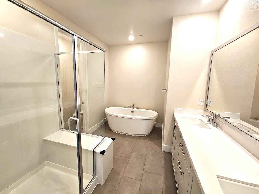 Detail Gallery Image 14 of 20 For 122 Ranch Ln, Mountain View,  CA 94040 - 3 Beds | 3/1 Baths