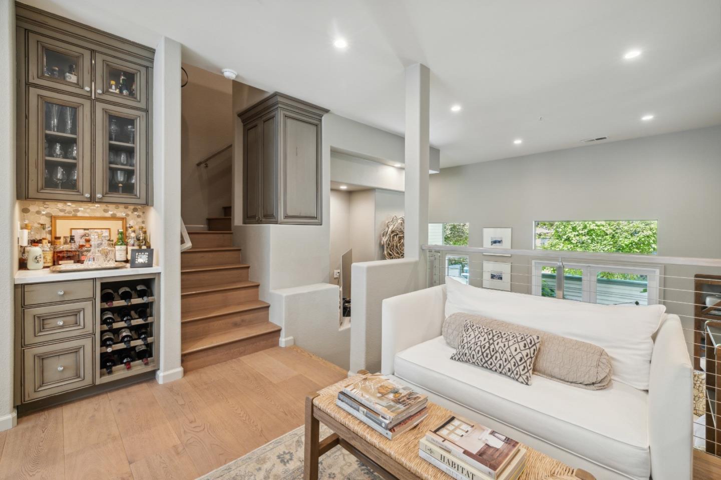 Detail Gallery Image 11 of 72 For 113 Claremont Ter, Santa Cruz,  CA 95060 - 2 Beds | 2/1 Baths