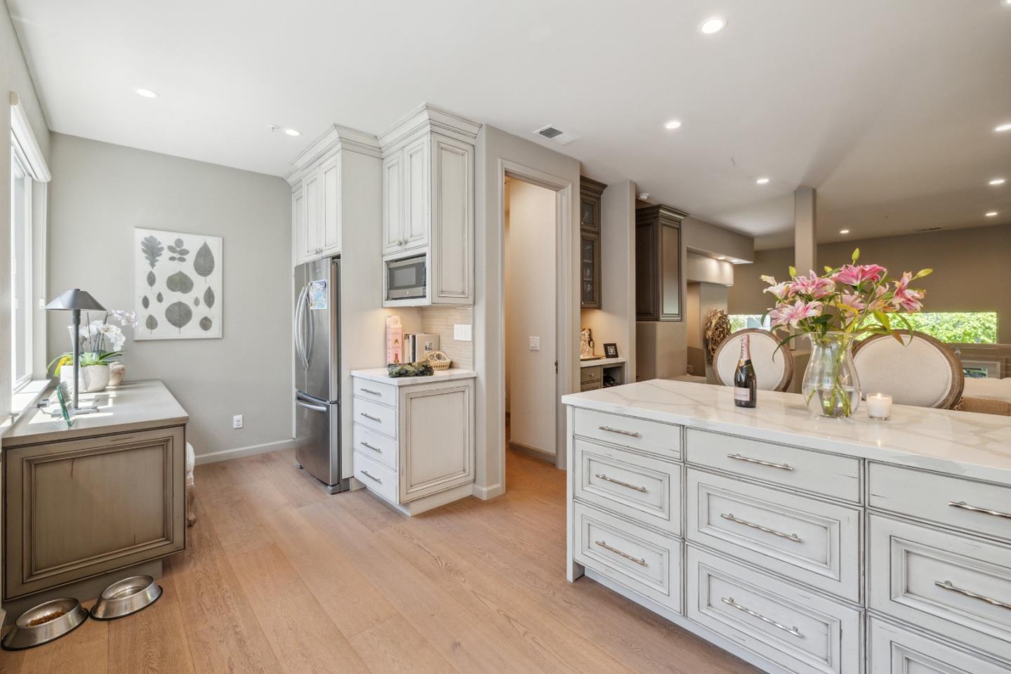 Detail Gallery Image 16 of 72 For 113 Claremont Ter, Santa Cruz,  CA 95060 - 2 Beds | 2/1 Baths