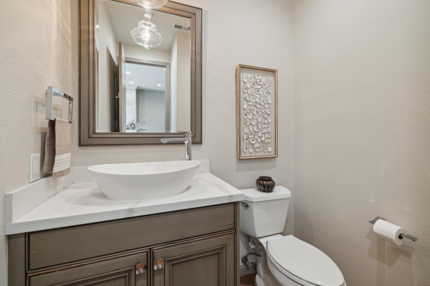 Detail Gallery Image 18 of 72 For 113 Claremont Ter, Santa Cruz,  CA 95060 - 2 Beds | 2/1 Baths