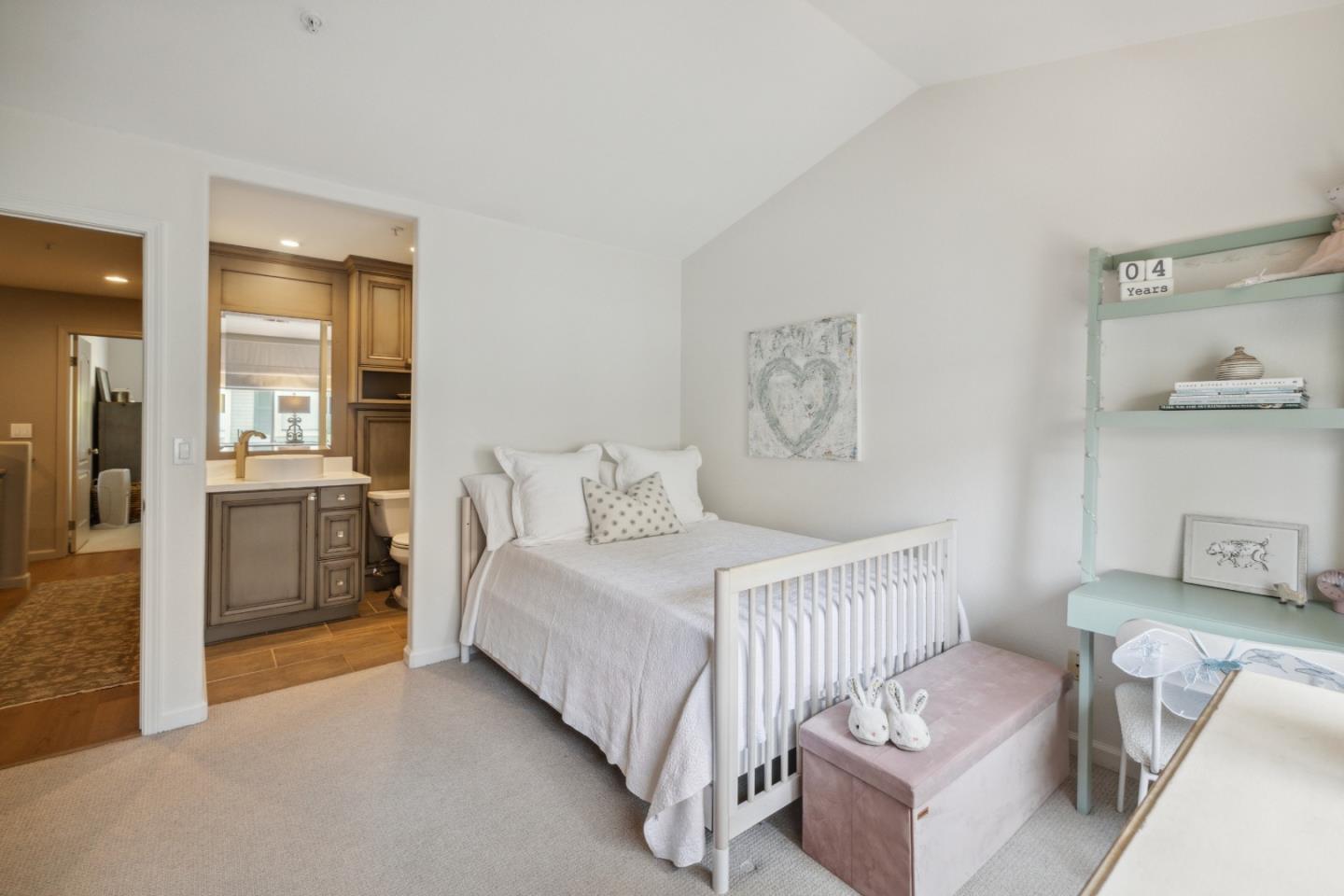 Detail Gallery Image 20 of 72 For 113 Claremont Ter, Santa Cruz,  CA 95060 - 2 Beds | 2/1 Baths