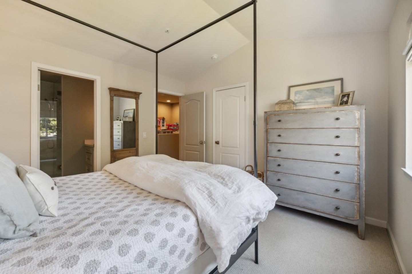 Detail Gallery Image 26 of 72 For 113 Claremont Ter, Santa Cruz,  CA 95060 - 2 Beds | 2/1 Baths