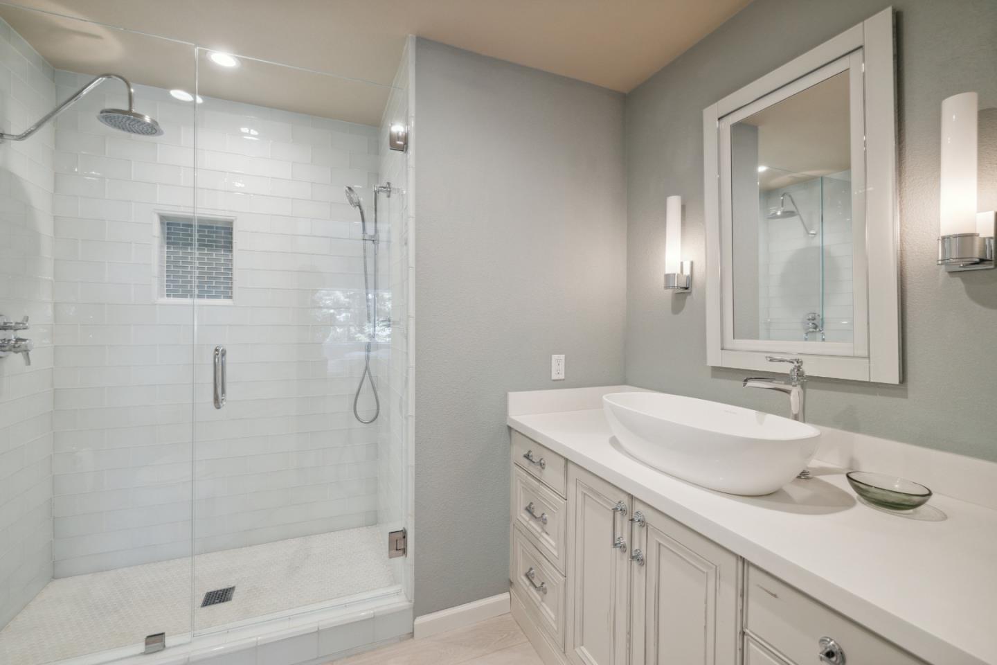 Detail Gallery Image 27 of 72 For 113 Claremont Ter, Santa Cruz,  CA 95060 - 2 Beds | 2/1 Baths