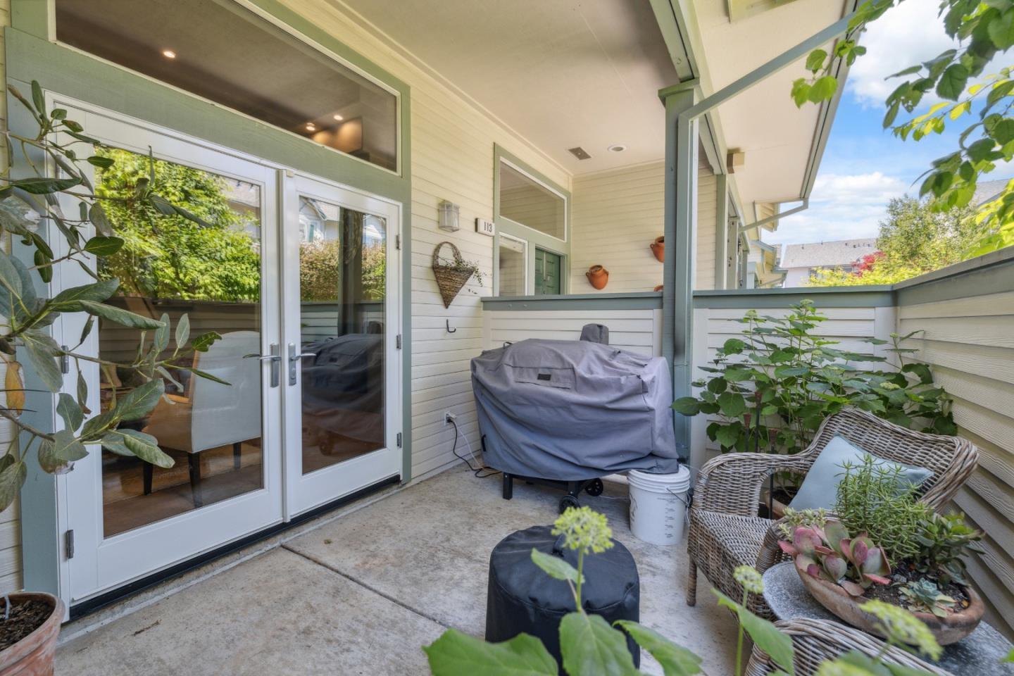 Detail Gallery Image 29 of 72 For 113 Claremont Ter, Santa Cruz,  CA 95060 - 2 Beds | 2/1 Baths