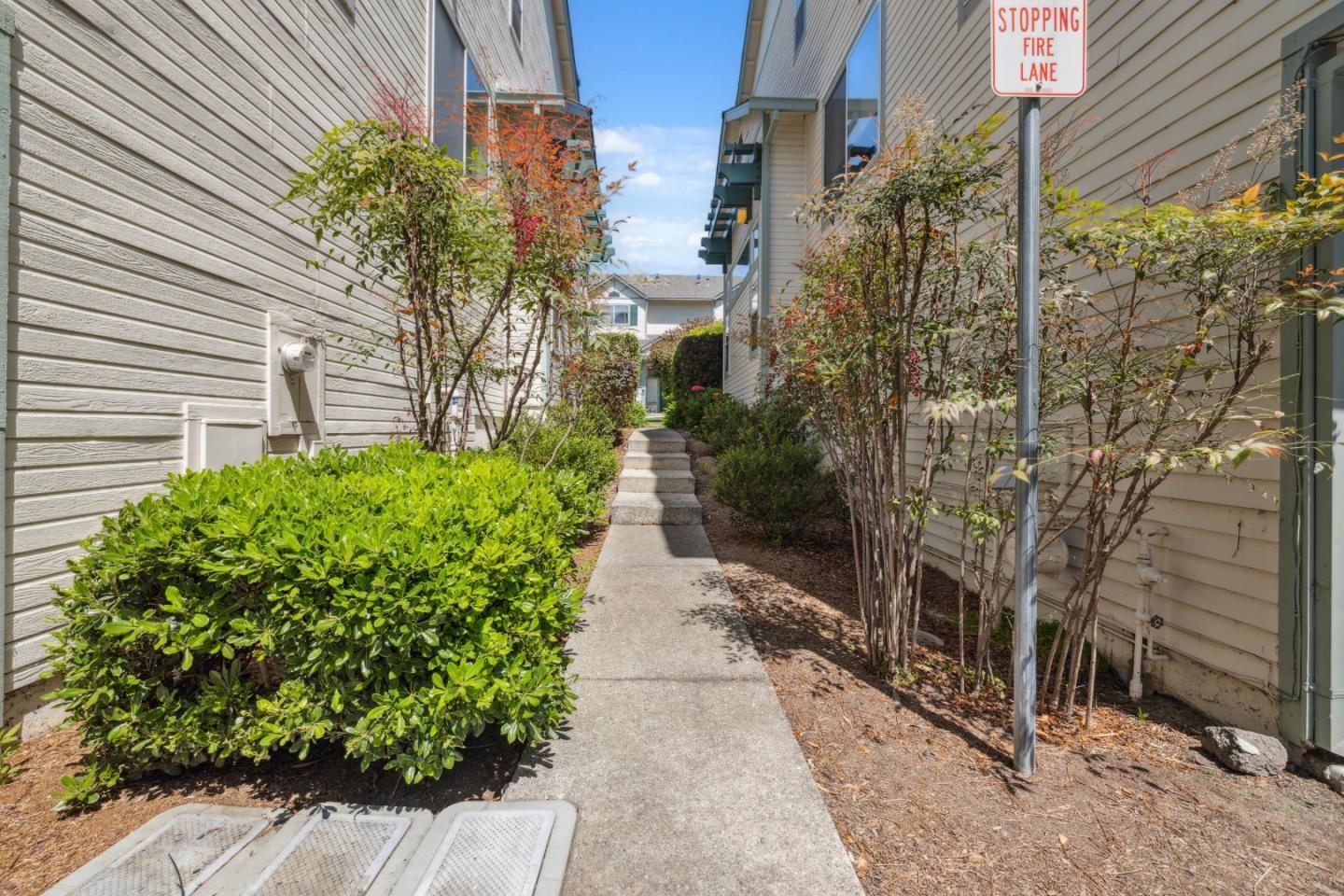 Detail Gallery Image 33 of 72 For 113 Claremont Ter, Santa Cruz,  CA 95060 - 2 Beds | 2/1 Baths