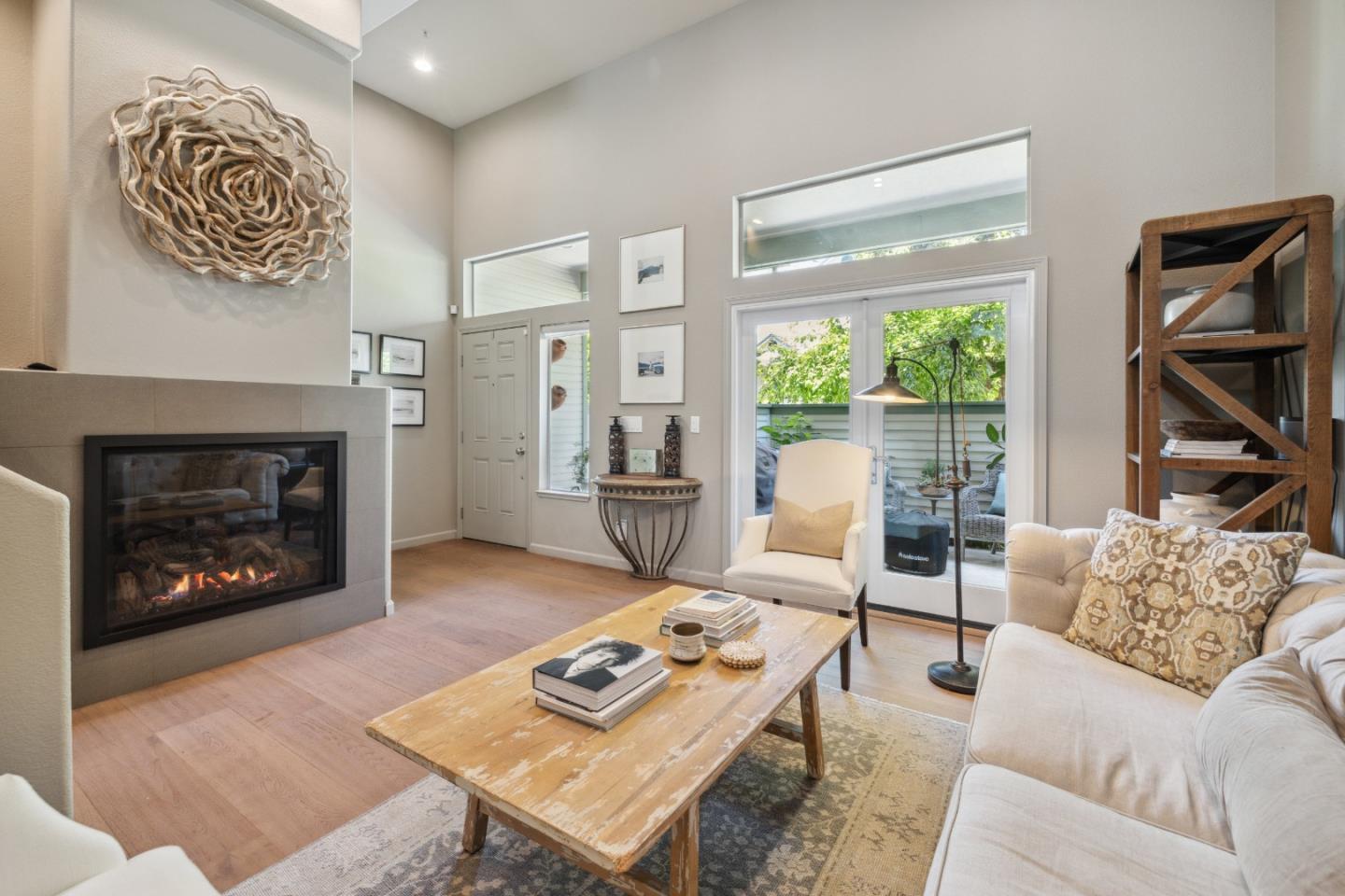 Detail Gallery Image 4 of 72 For 113 Claremont Ter, Santa Cruz,  CA 95060 - 2 Beds | 2/1 Baths
