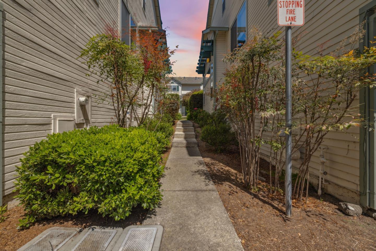 Detail Gallery Image 58 of 72 For 113 Claremont Ter, Santa Cruz,  CA 95060 - 2 Beds | 2/1 Baths