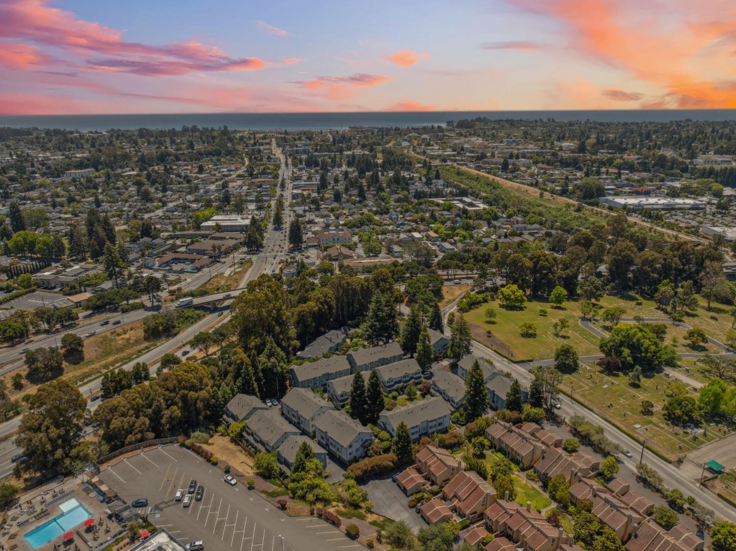 Detail Gallery Image 65 of 72 For 113 Claremont Ter, Santa Cruz,  CA 95060 - 2 Beds | 2/1 Baths