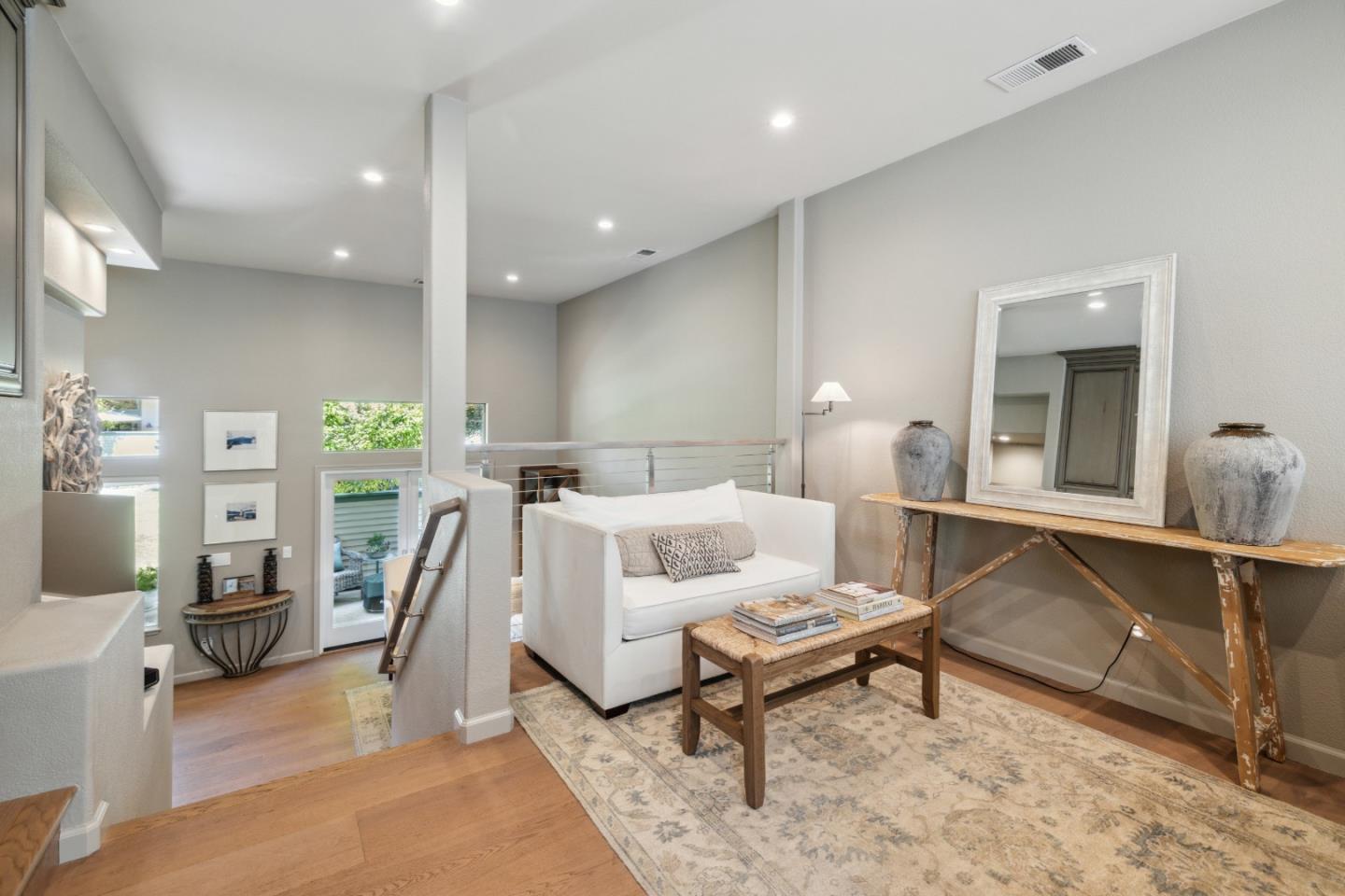 Detail Gallery Image 9 of 72 For 113 Claremont Ter, Santa Cruz,  CA 95060 - 2 Beds | 2/1 Baths