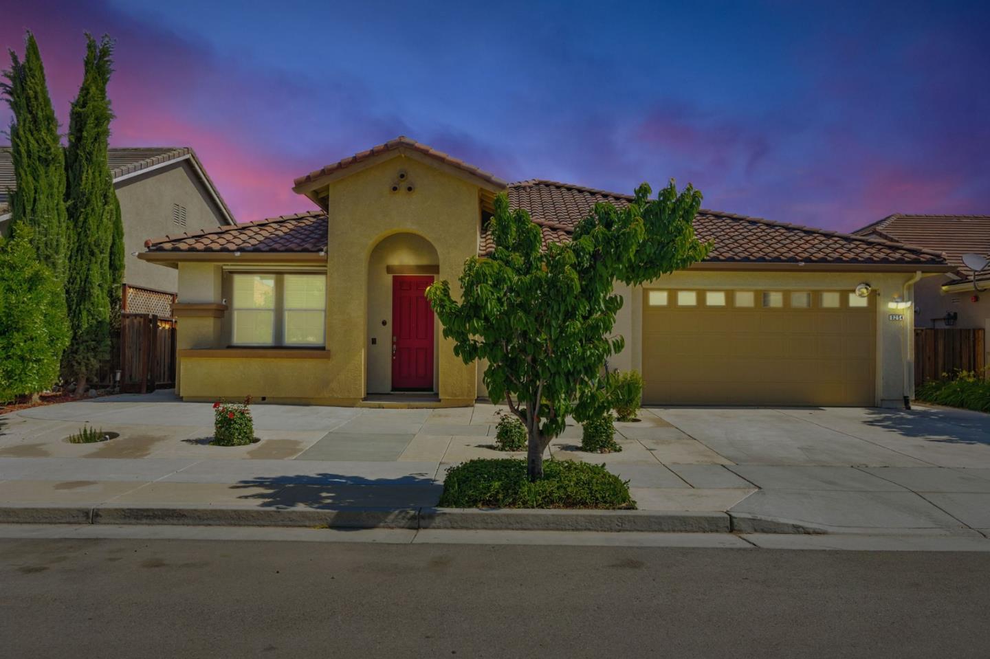 1254 Steinbeck DR, Hollister CA 95023