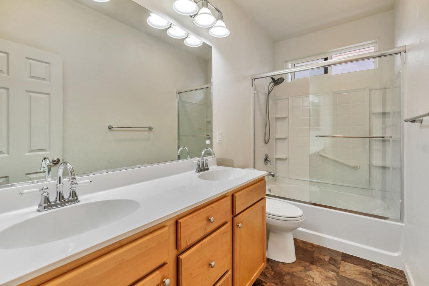 Detail Gallery Image 16 of 26 For 1254 Steinbeck Dr, Hollister,  CA 95023 - 3 Beds | 2 Baths
