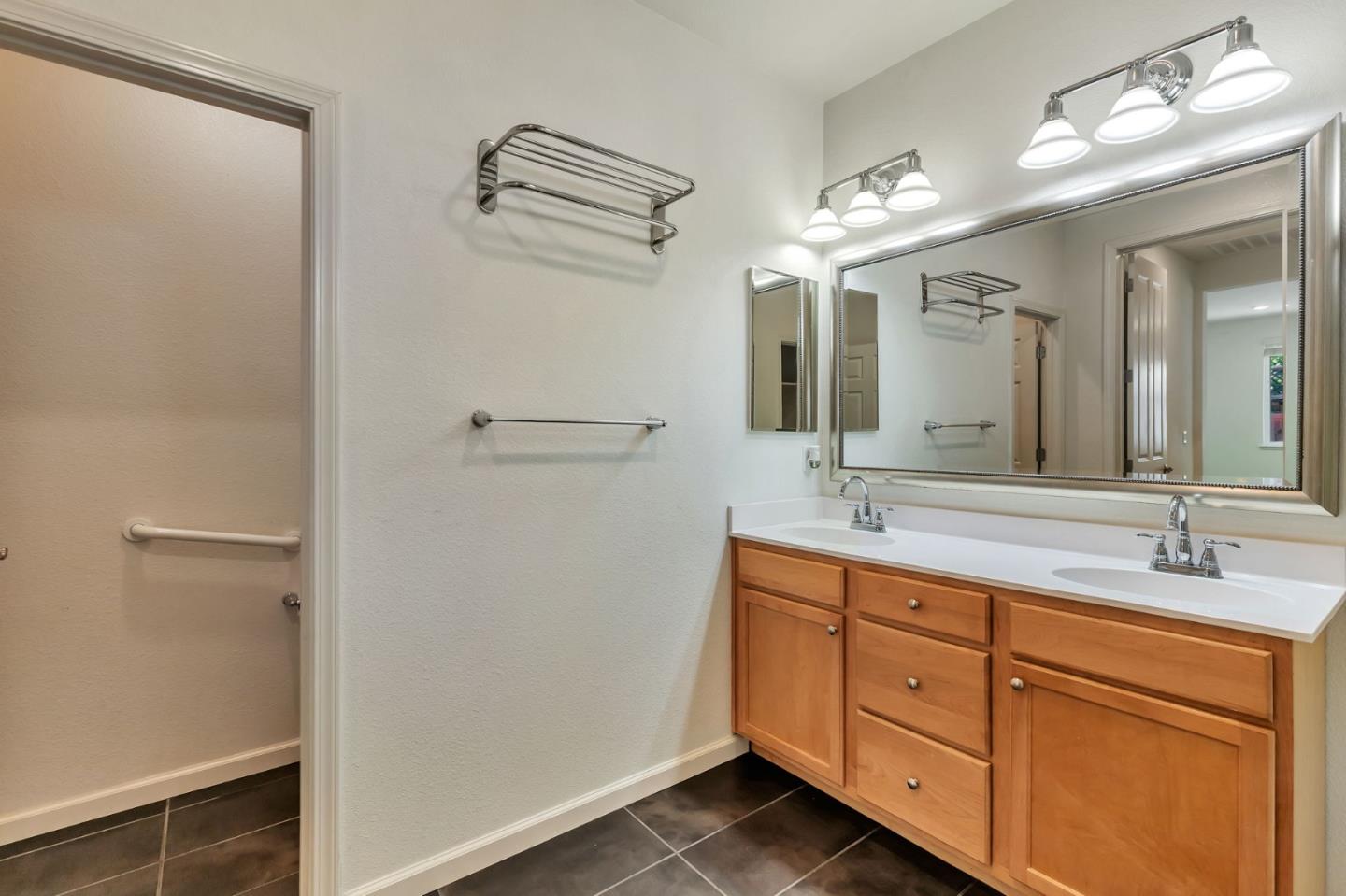 Detail Gallery Image 18 of 26 For 1254 Steinbeck Dr, Hollister,  CA 95023 - 3 Beds | 2 Baths