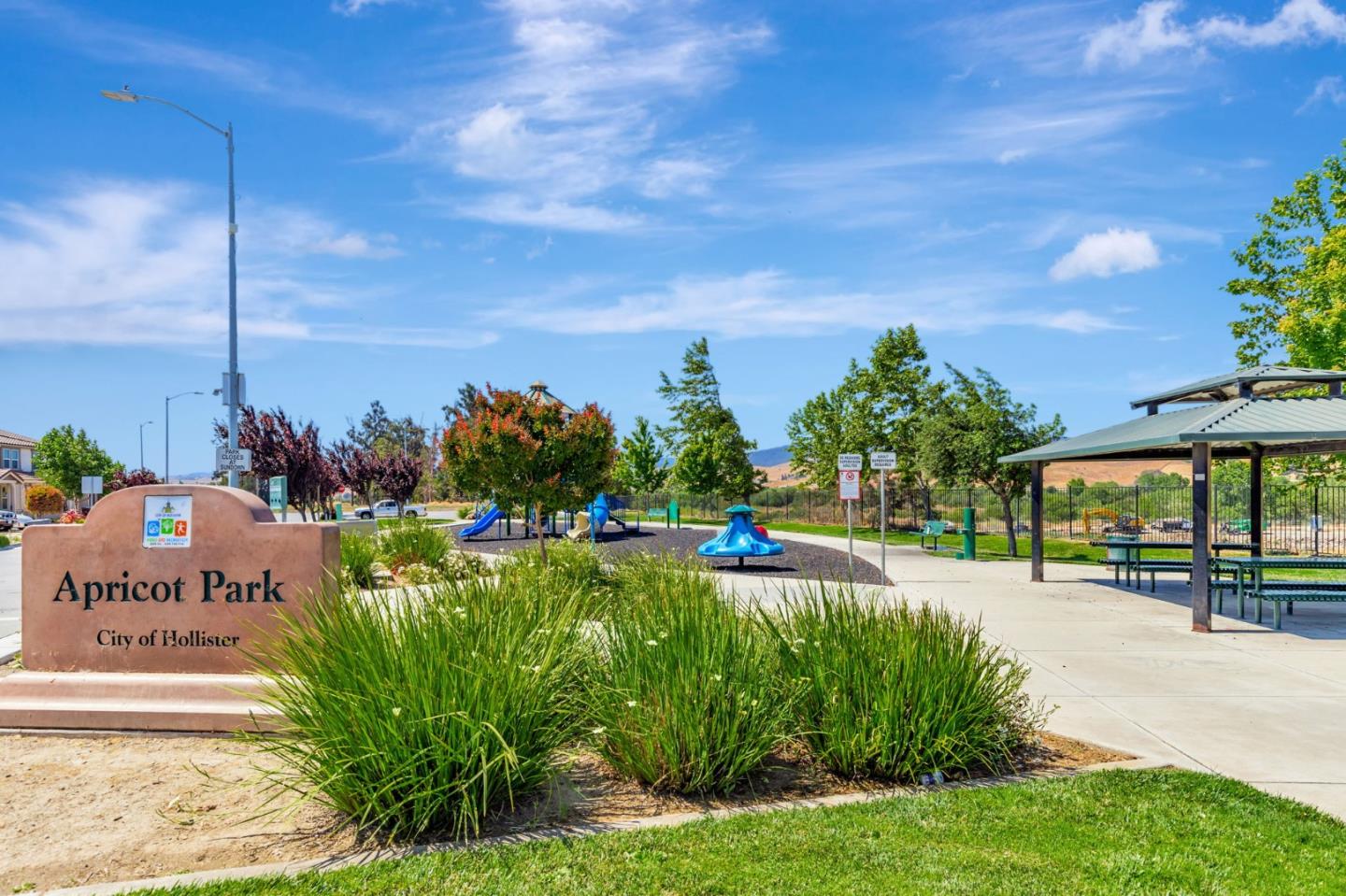 Detail Gallery Image 25 of 26 For 1254 Steinbeck Dr, Hollister,  CA 95023 - 3 Beds | 2 Baths