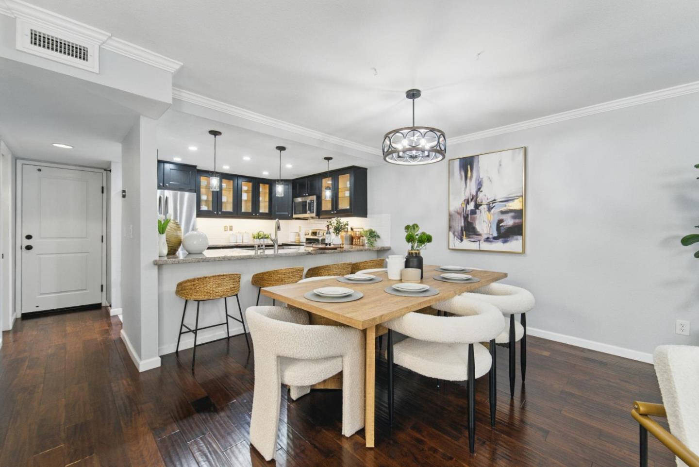 Detail Gallery Image 11 of 26 For 2082 Wente Way, San Jose,  CA 95125 - 2 Beds | 2/1 Baths
