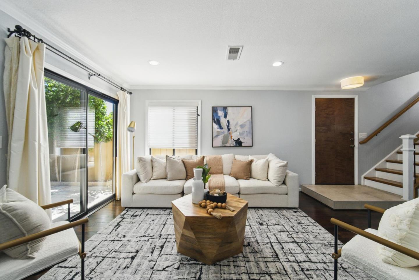 Detail Gallery Image 13 of 26 For 2082 Wente Way, San Jose,  CA 95125 - 2 Beds | 2/1 Baths