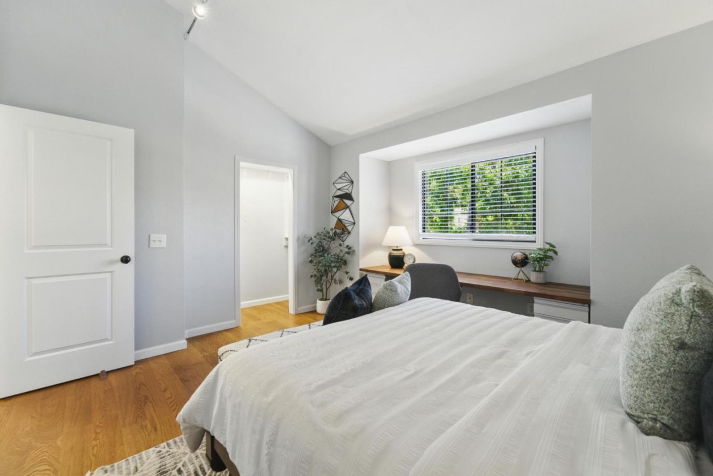 Detail Gallery Image 15 of 26 For 2082 Wente Way, San Jose,  CA 95125 - 2 Beds | 2/1 Baths