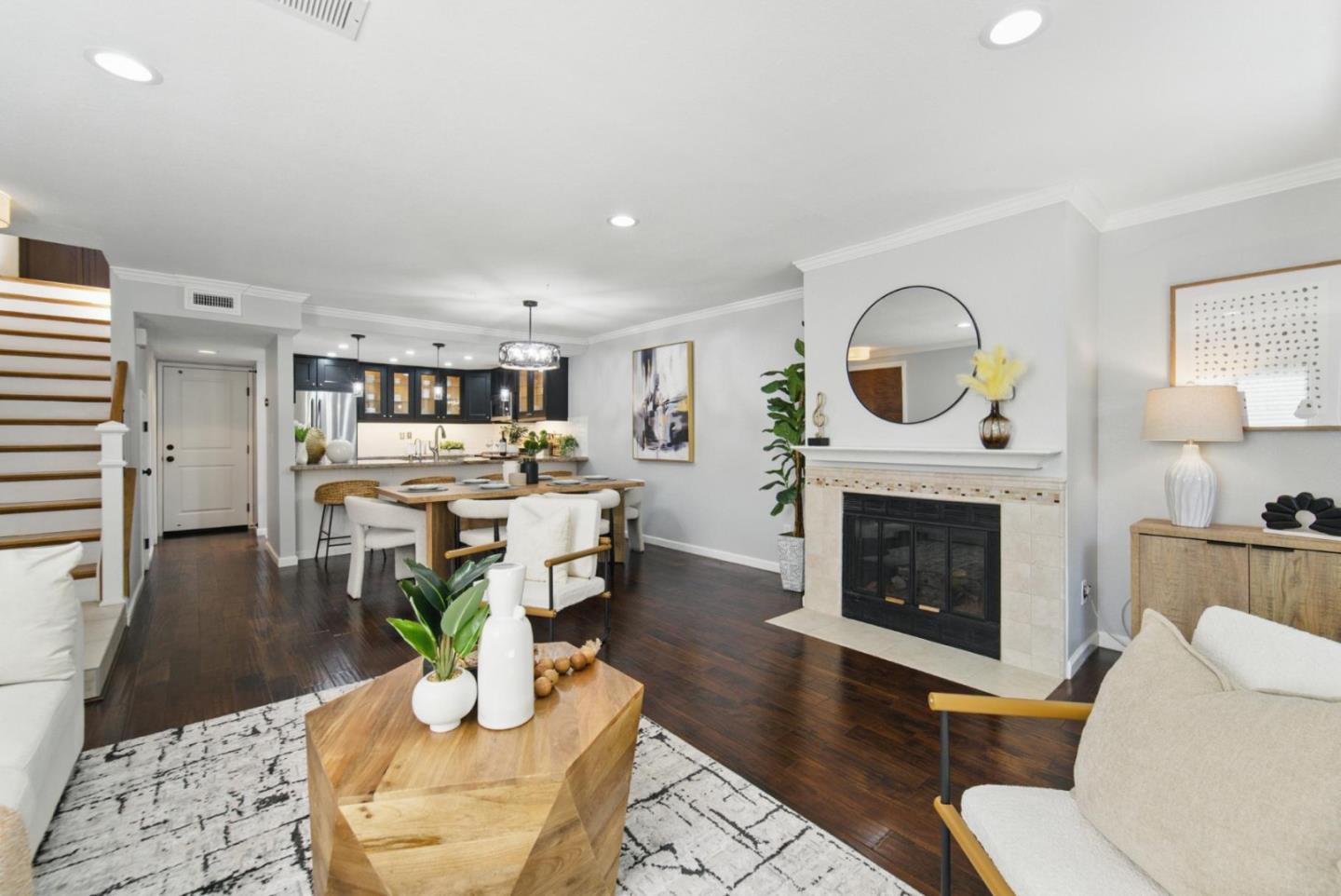 Detail Gallery Image 4 of 26 For 2082 Wente Way, San Jose,  CA 95125 - 2 Beds | 2/1 Baths