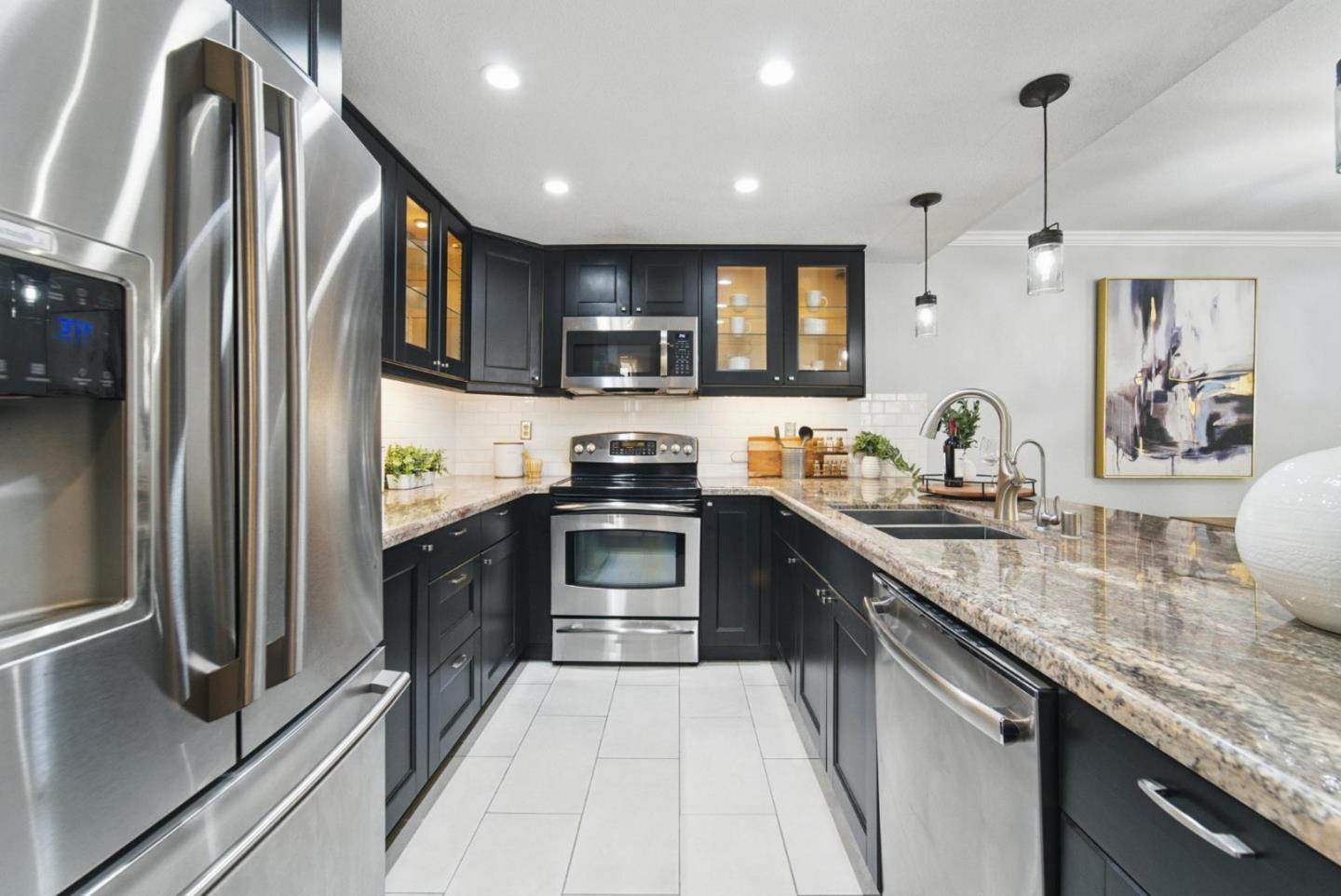 Detail Gallery Image 7 of 26 For 2082 Wente Way, San Jose,  CA 95125 - 2 Beds | 2/1 Baths