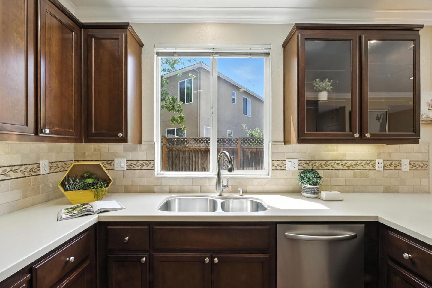 Detail Gallery Image 11 of 45 For 1042 Rock Ave, San Jose,  CA 95131 - 4 Beds | 2/1 Baths