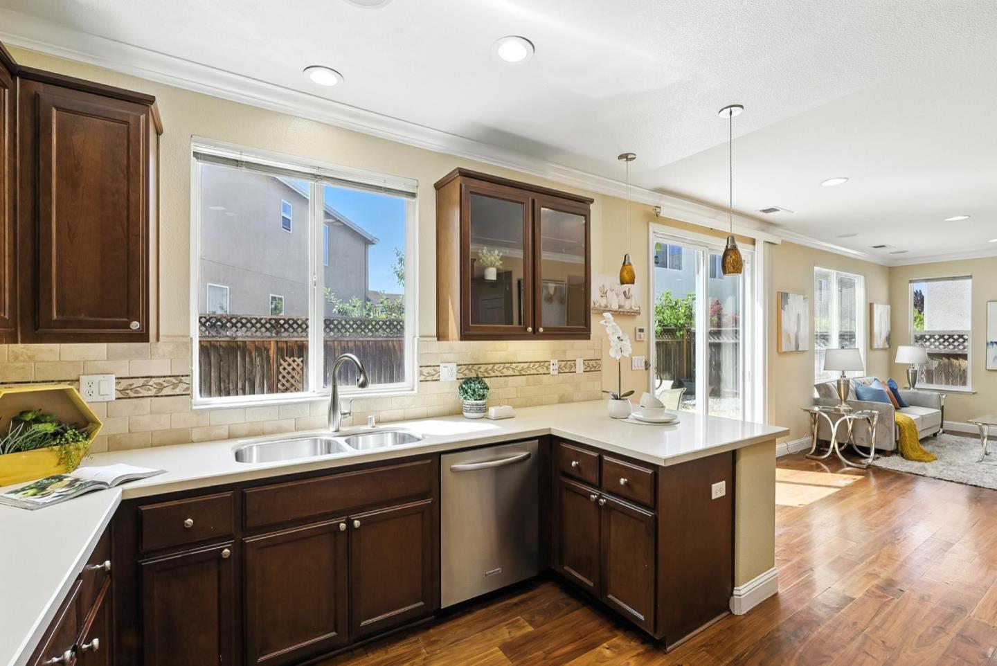 Detail Gallery Image 13 of 45 For 1042 Rock Ave, San Jose,  CA 95131 - 4 Beds | 2/1 Baths