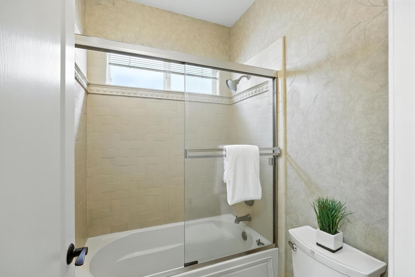 Detail Gallery Image 34 of 45 For 1042 Rock Ave, San Jose,  CA 95131 - 4 Beds | 2/1 Baths