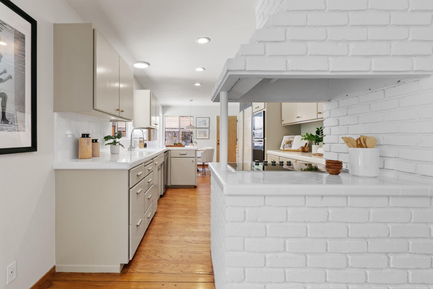Detail Gallery Image 19 of 46 For 2050 Wooded Glen Dr, Los Altos,  CA 94024 - 3 Beds | 2/1 Baths