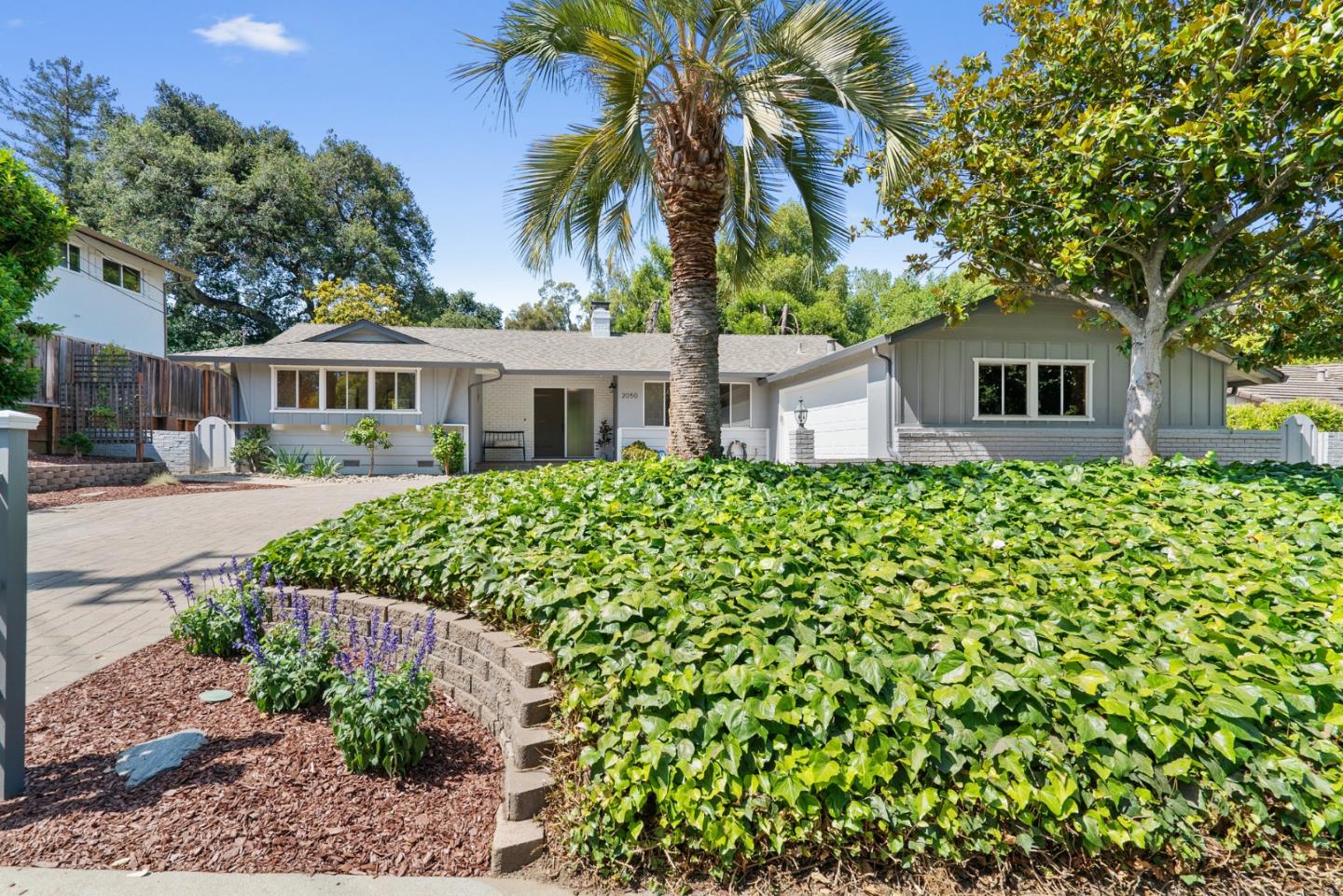 Detail Gallery Image 2 of 46 For 2050 Wooded Glen Dr, Los Altos,  CA 94024 - 3 Beds | 2/1 Baths