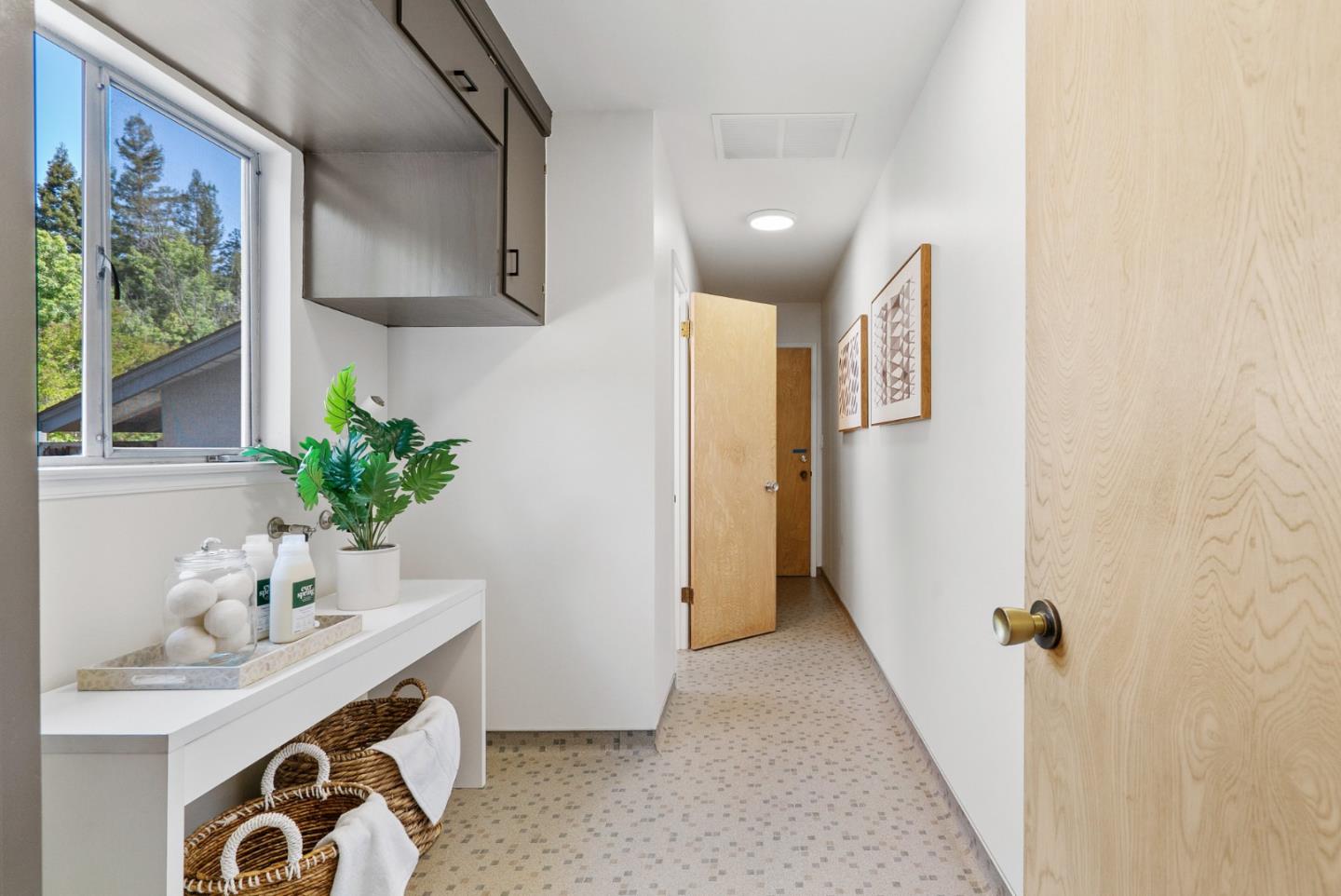Detail Gallery Image 27 of 46 For 2050 Wooded Glen Dr, Los Altos,  CA 94024 - 3 Beds | 2/1 Baths