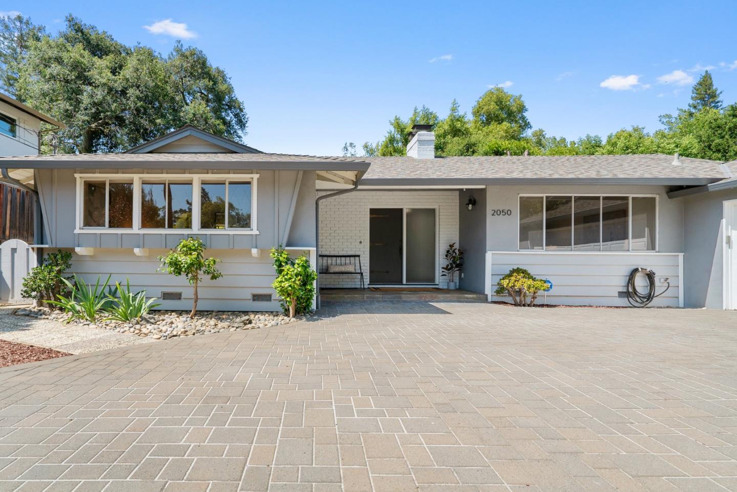 Detail Gallery Image 3 of 46 For 2050 Wooded Glen Dr, Los Altos,  CA 94024 - 3 Beds | 2/1 Baths