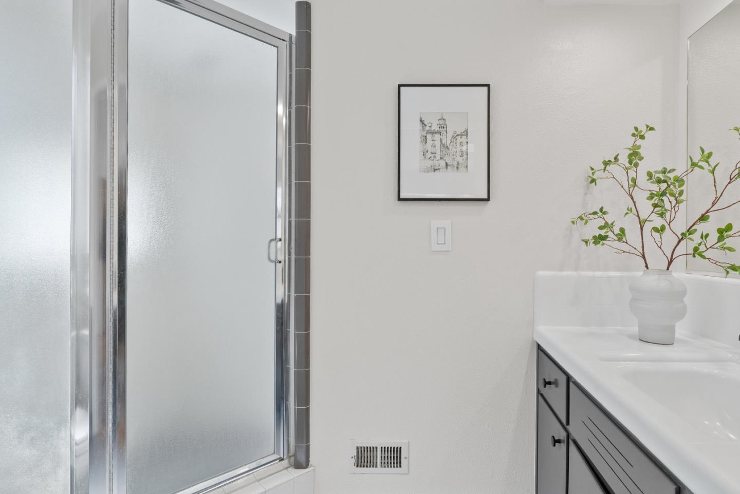 Detail Gallery Image 31 of 46 For 2050 Wooded Glen Dr, Los Altos,  CA 94024 - 3 Beds | 2/1 Baths