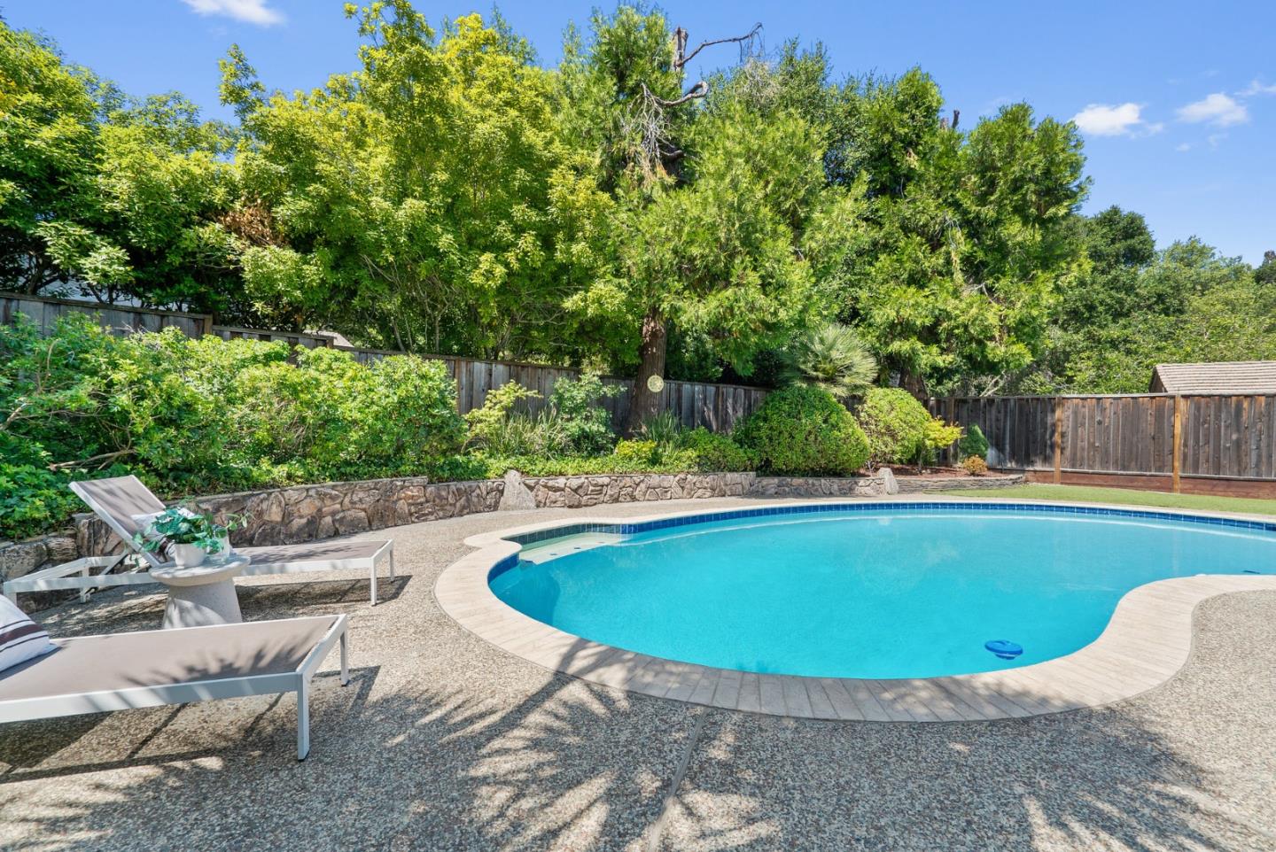 Detail Gallery Image 42 of 46 For 2050 Wooded Glen Dr, Los Altos,  CA 94024 - 3 Beds | 2/1 Baths