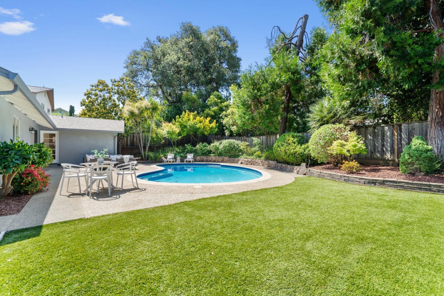 Detail Gallery Image 45 of 46 For 2050 Wooded Glen Dr, Los Altos,  CA 94024 - 3 Beds | 2/1 Baths